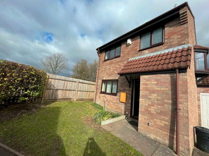 3 Bedroom Detached House To Rent In Meadow Vale, Barry, CF63