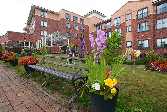 2 Bedroom Flat For Sale In Station Road, Sheffield, S13