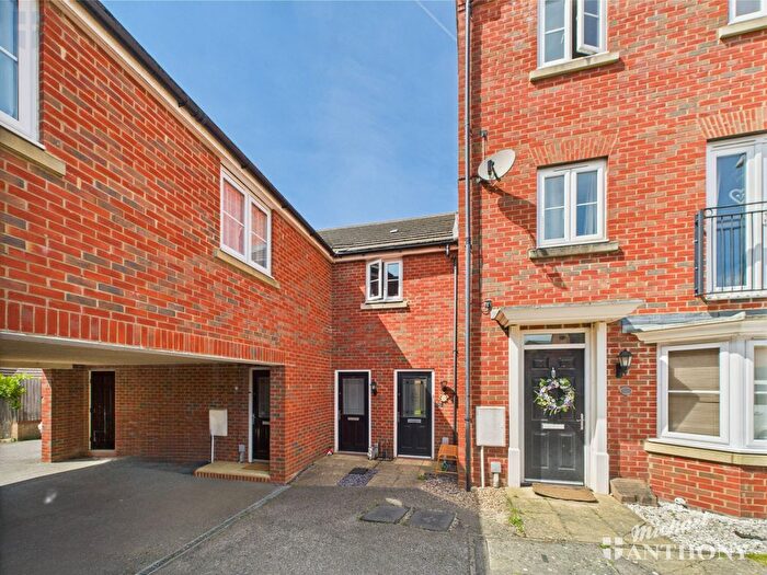 2 Bedroom Flat To Rent In Sandpiper Way, Leighton Buzzard, Bedfordshire, LU7
