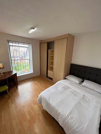 3 Bedroom Flat To Rent In Mumbles Road, Swansea, SA1