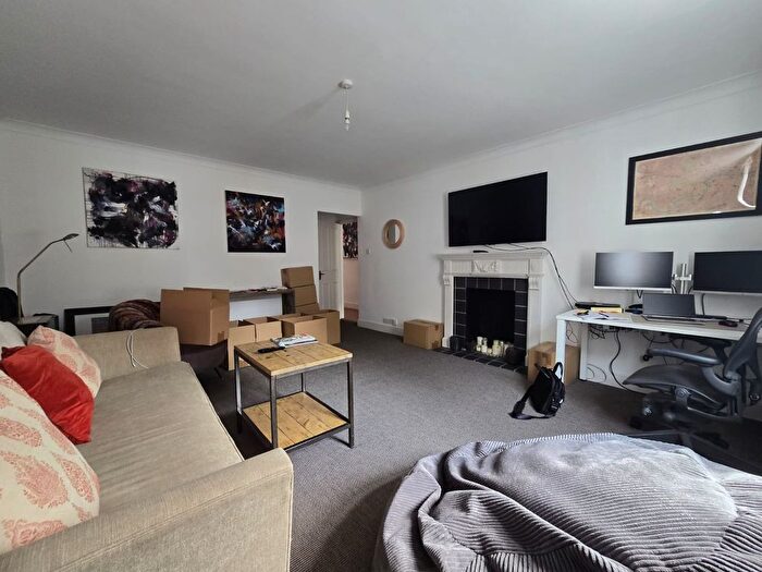 2 Bedroom Flat To Rent In Great Peter Street, Westminster, London, SW1P