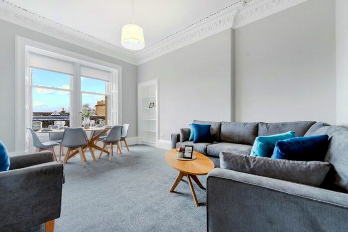 5 Bedroom Flat To Rent In East Claremont Street, New Town, Edinburgh, EH7