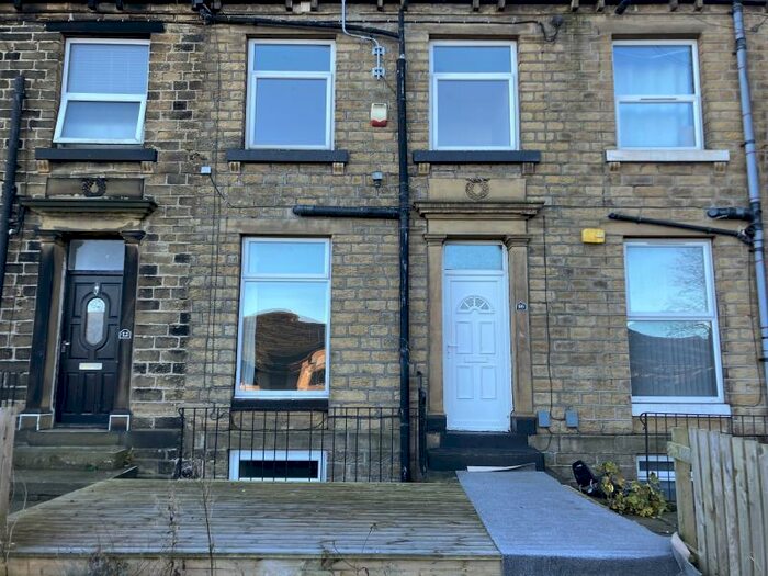 3 Bedroom Terraced House To Rent In Cross Lane, Newsome, Huddersfield, HD4