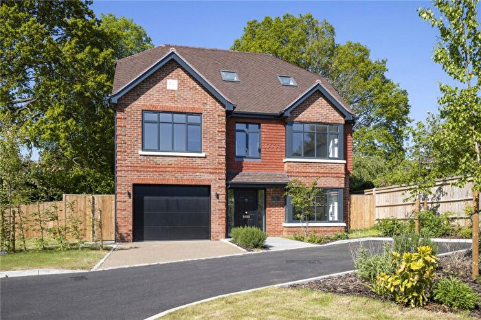5 Bedroom Detached House To Rent In Shelvers Way, Tadworth, Surrey, KT20