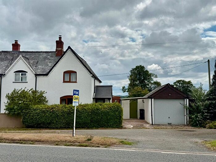 2 Bedroom Semi Detached House For Sale In Court View, Allensmore, Hereford, HR2