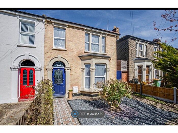 4 Bedroom Semi-Detached House To Rent In Durham Road, London, E12