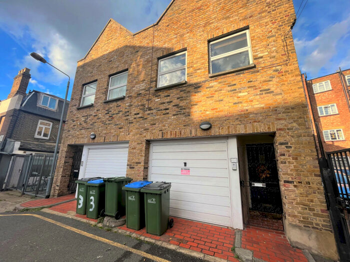 2 Bedroom Flat To Rent In Friendly Place, London, SE13