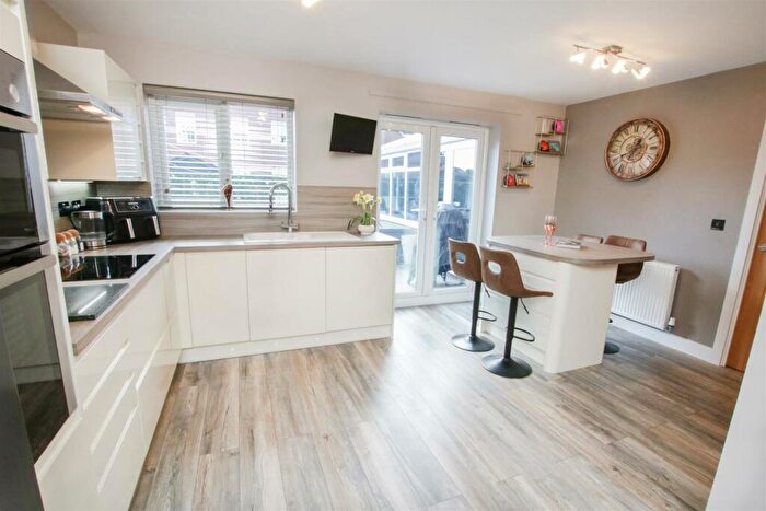 4 Bedroom Detached House For Sale In Walstow Crescent, Armthorpe, Doncaster, DN3