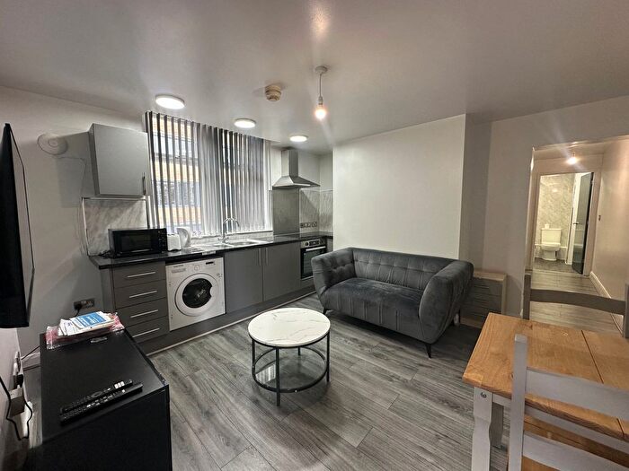 2 Bedroom Flat To Rent In Oldgate, Huddersfield, HD1