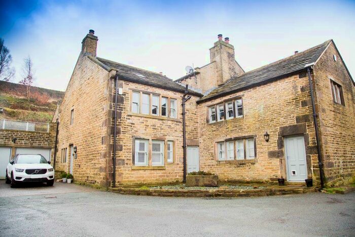 3 Bedroom House To Rent In Ward Place Lane, Holmfirth, HD9