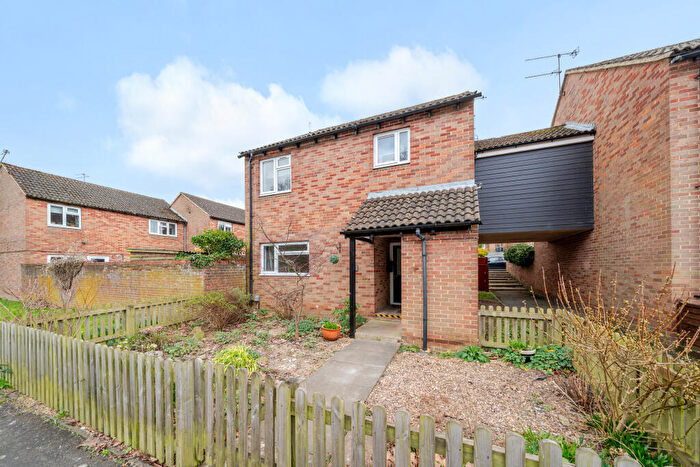 1 Bedroom Maisonette To Rent In James Close, Marlow, SL7