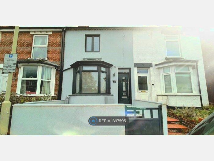 2 Bedroom Terraced House To Rent In Kings Road, Newbury, RG14