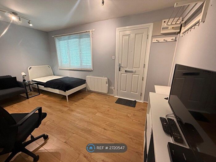 Studio To Rent In Forest Rise, Milton Keynes, MK6