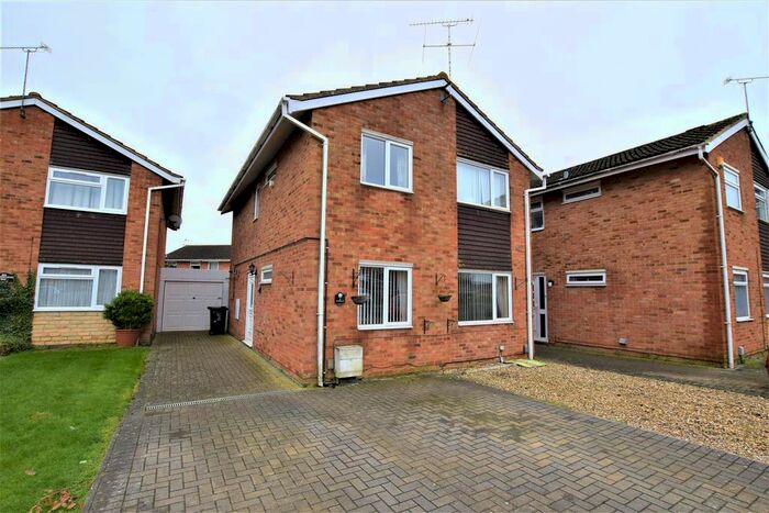 4 Bedroom Detached House To Rent In Totterdown Close, Swindon, SN3