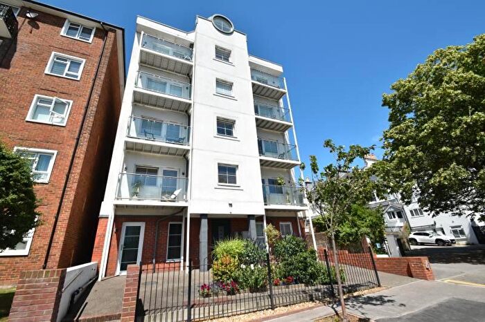 2 Bedroom Flat To Rent In The Avenue, Eastbourne, East Sussex, BN21