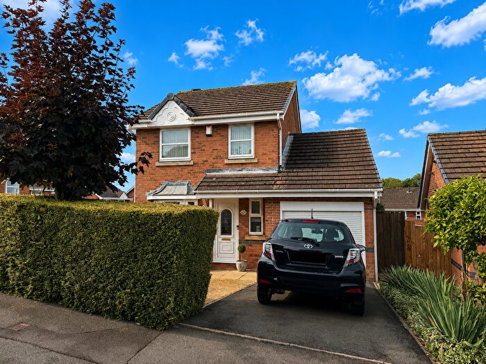 3 Bedroom Detached House For Sale In Perton Wood View, Blurton, Stoke-On-Trent, ST3