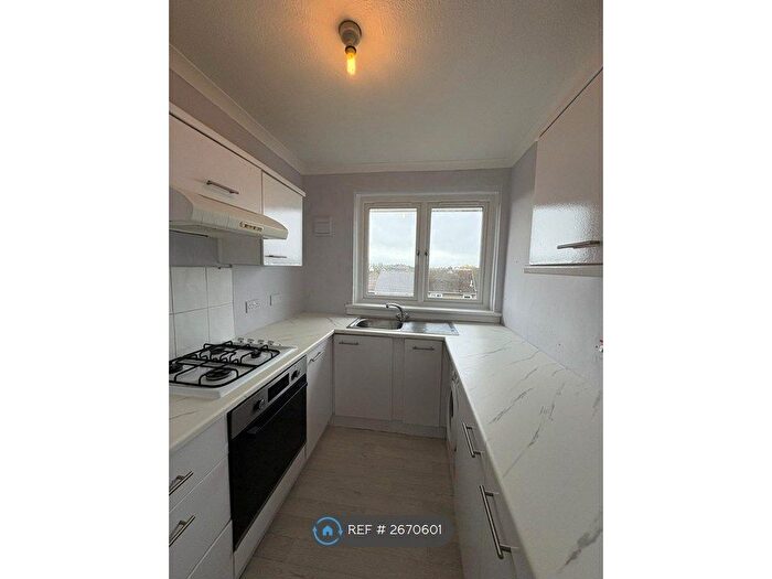 2 Bedroom Flat To Rent In Dunglass Square, East Kilbride, Glasgow, G74