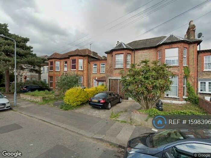 2 Bedroom Flat To Rent In Broomhill Road, Ilford, IG3