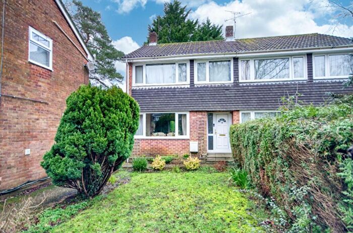 3 Bedroom Semi Detached House For Sale In Whitebeam Way, North Baddesley, Southampton, SO52