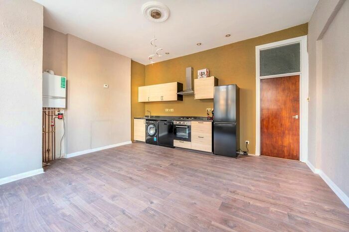 2 Bedroom Flat To Rent In Tetherdown, Muswell Hill, London, N10