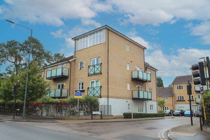 2 Bedroom Flat To Rent In Talehangers Close, Bexleyheath, DA6