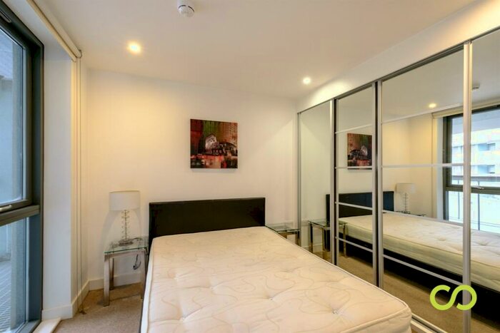 1 Bedroom Flat To Rent In Packington Street, Islington, London, N1