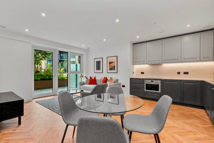 1 Bedroom Flat To Rent In Heritage Walk, Ashdown Road, Kingston Upon Thames, KT1