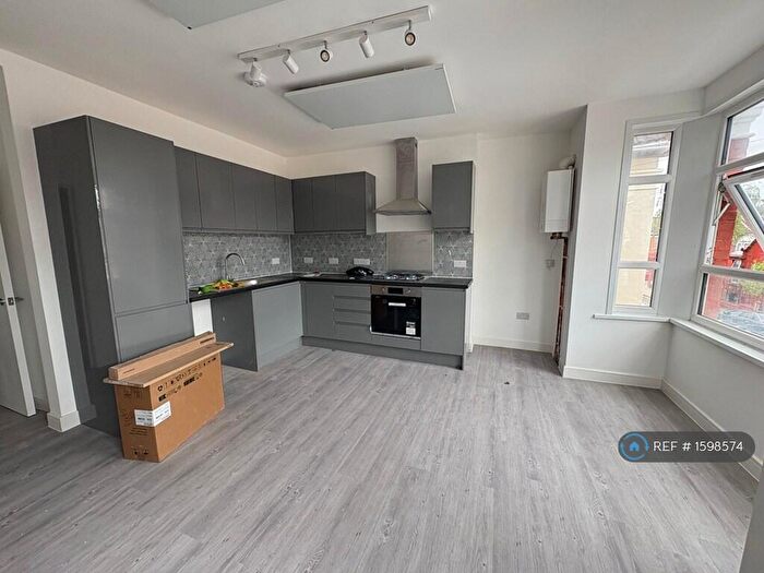 3 Bedroom Flat To Rent In Hawkshead Road, London, NW10