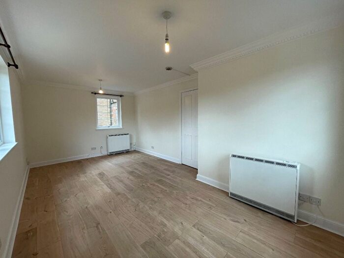 2 Bedroom Flat To Rent In Hermand Crescent, Edinburgh, EH11