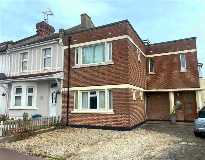 2 Bedroom Flat To Rent In Bailey Road, Leigh-On-Sea, SS9
