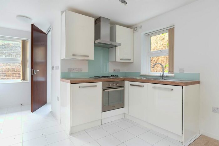 Studio To Rent In Bath Road, Harmondsworth, West Drayton, UB7