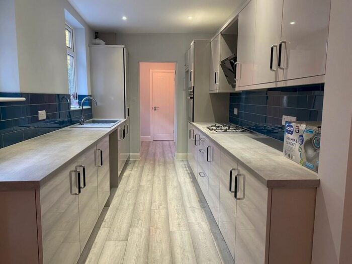 4 Bedroom End Of Terrace House To Rent In Raven Road, Sheffield, S7