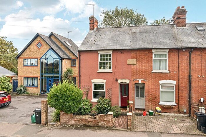 2 Bedroom End Of Terrace House For Sale In London Road, Wokingham, Berkshire, RG40