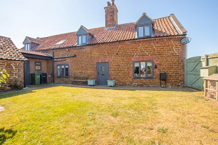 4 Bedroom Barn Conversion For Sale In South Beach Road, Heacham, PE31