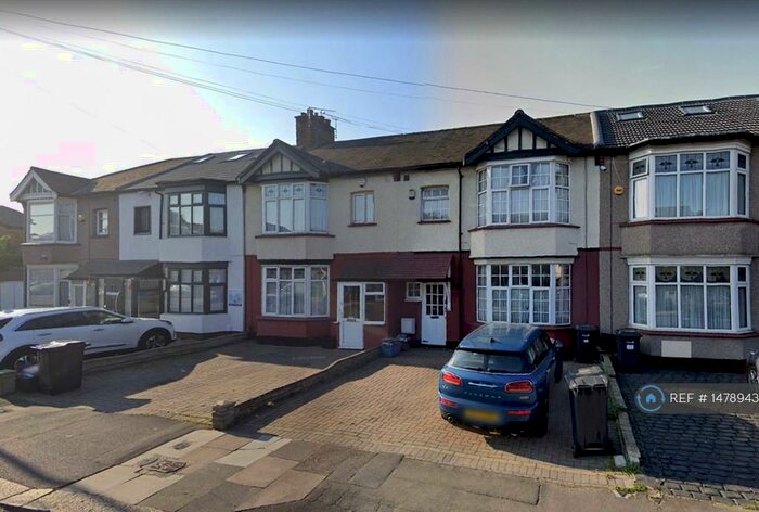 3 Bedroom Terraced House To Rent In Benton Road, Seven Kings, Ilford, IG1