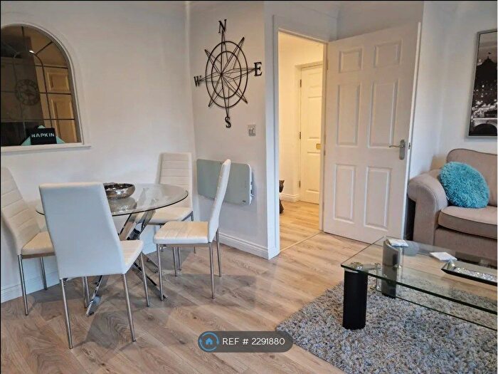 2 Bedroom Flat To Rent In The Dell, Southampton, SO15