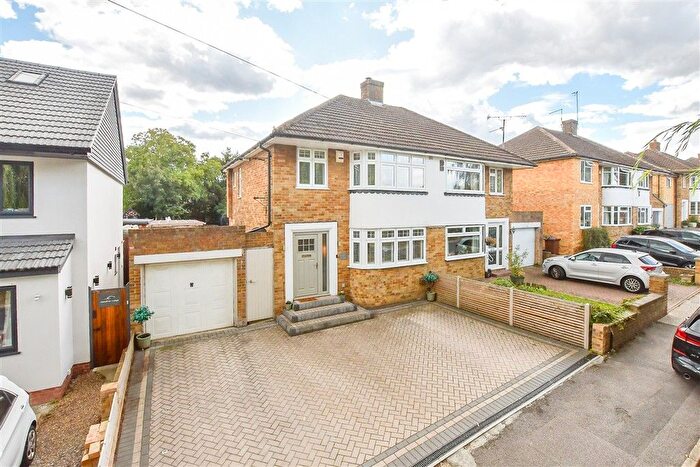 3 Bedroom Semi Detached House For Sale In Hollywood Lane, Wainscott, Rochester, Kent, ME3
