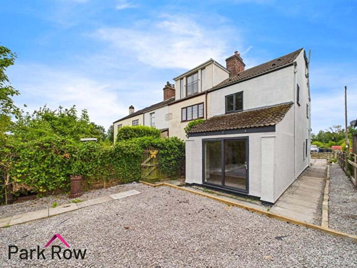 2 Bedroom End Terrace House For Sale In Brooklands, South Milford, Leeds, LS25