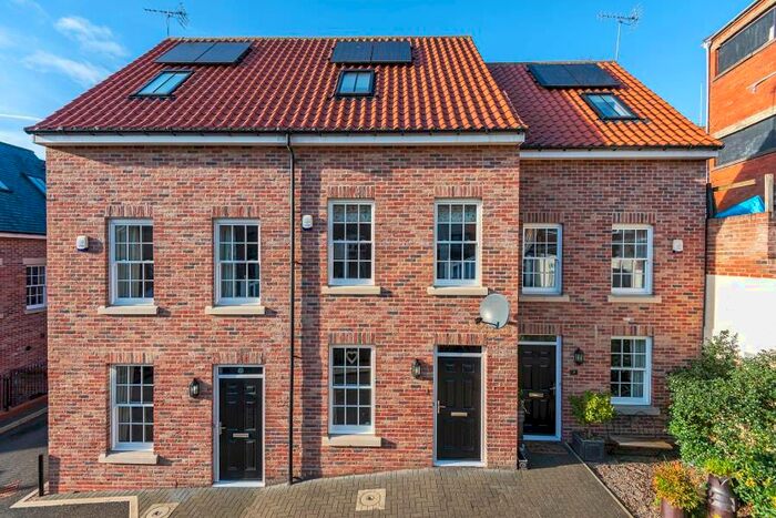 3 Bedroom Terraced House To Rent In Cathedral Court, Ripon, HG4