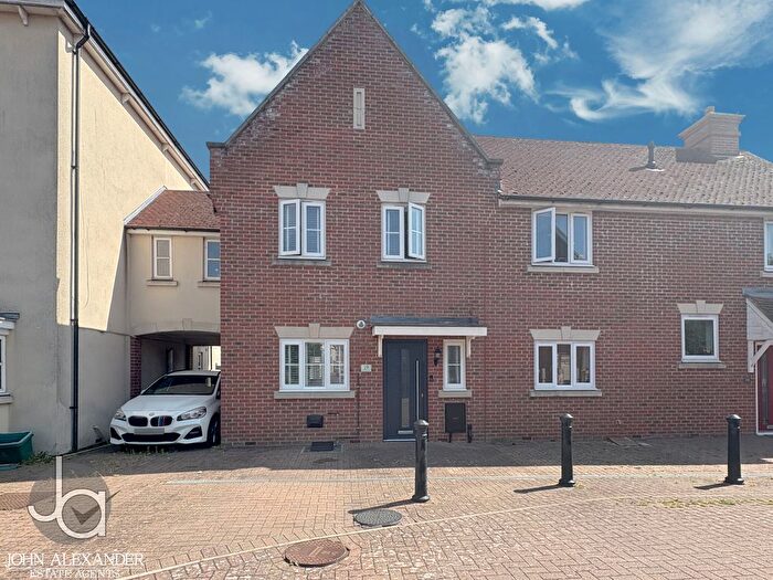 3 Bedroom Semi-Detached House For Sale In Hutchinson Close, Tiptree, CO5