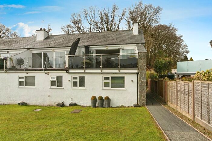 2 Bedroom End Of Terrace House For Sale In Glyn Y Mor, Llanbedrog, Gwynedd, LL53