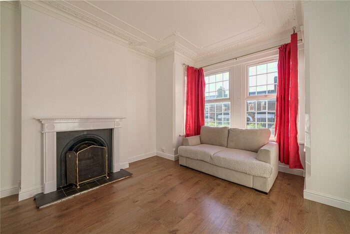 2 Bedroom Flat To Rent In Belvoir Road, East Dulwich, London SE22