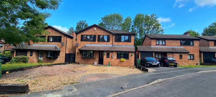 5 Bedroom Property To Rent In Minden Close, Basingstoke, RG24