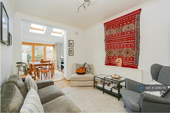 3 Bedroom Semi-Detached House To Rent In Manor Lane, London, SE12