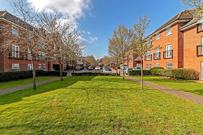 2 Bedroom Apartment For Sale In Centaurus Square, Curo Park Frogmore, St. Albans, AL2