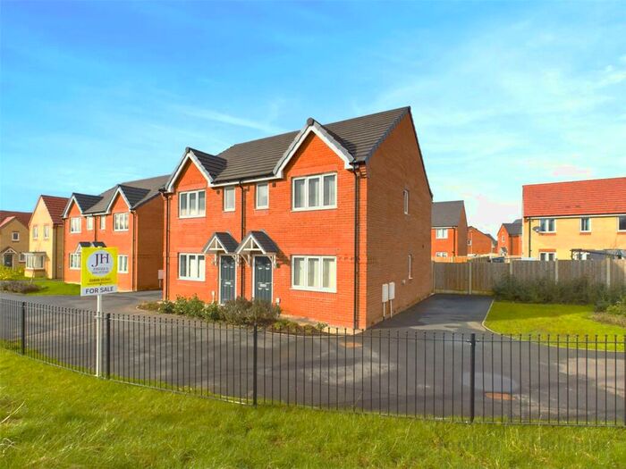 3 Bedroom Semi-Detached House For Sale In Oliver Road, Winsford, Cheshire, CW7