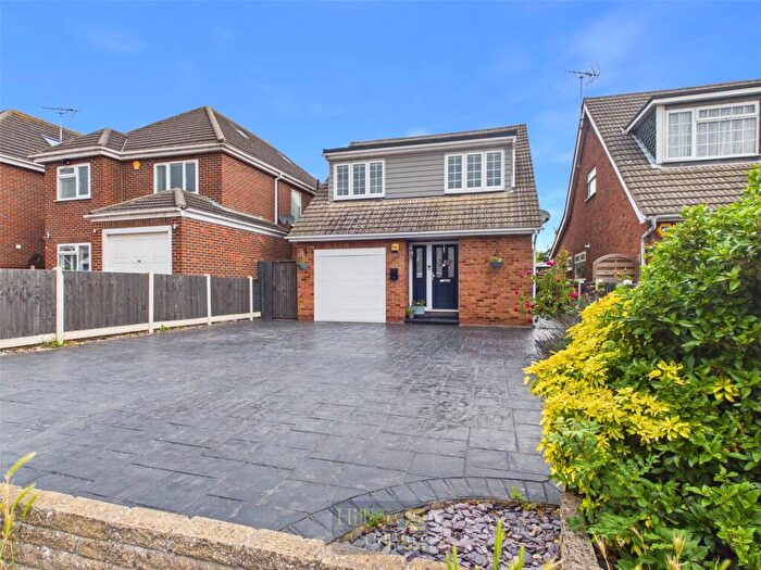 4 Bedroom Detached House For Sale In New Century Road, Laindon, Basildon, Essex, SS15