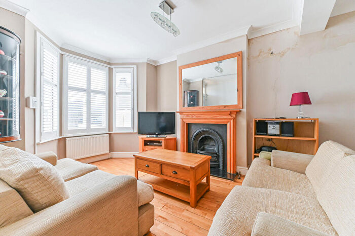 4 Bedroom End Of Terrace House For Sale In Ecclesbourne Road, Thornton Heath, CR7