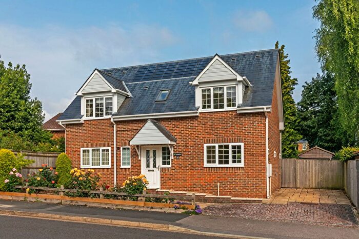 3 Bedroom Detached House For Sale In Bradley Road, Winchester, SO22