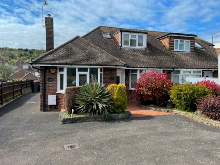 3 Bedroom Detached Bungalow To Rent In Mile Oak Road, Portslade, BN41